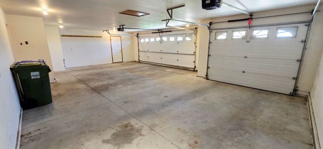 503 Sunset Place, Charles City, IA 50616