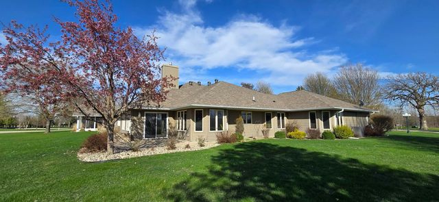 503 Sunset Place, Charles City, IA 50616