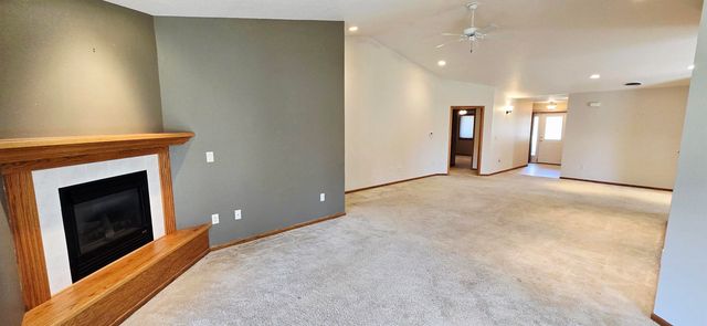 503 Sunset Place, Charles City, IA 50616