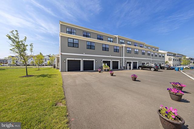 166 LEONA STEWART LN, Pennington, NJ 08534