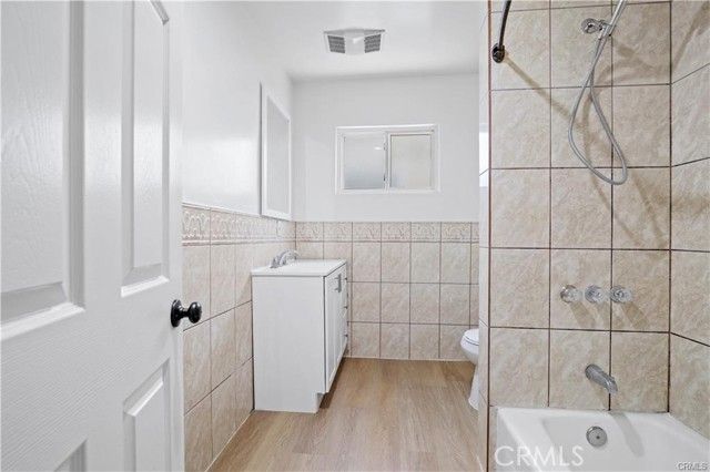 5842 Lexington, Los Angeles, CA 90038