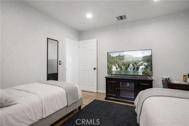 5842 Lexington, Los Angeles, CA 90038