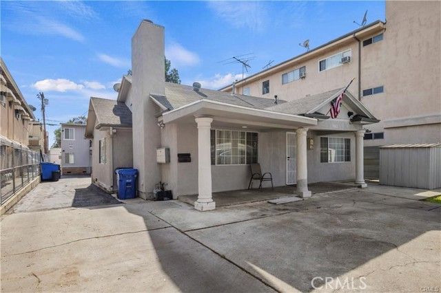 5842 Lexington, Los Angeles, CA 90038