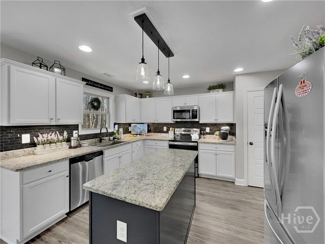 88 Fair Oaks Court, Commerce, GA 30529