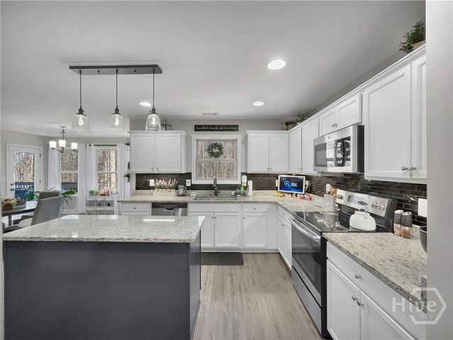 88 Fair Oaks Court, Commerce, GA 30529