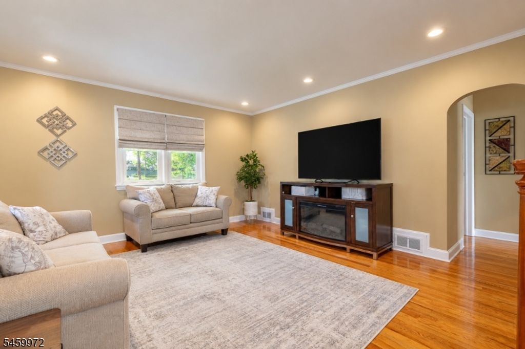 715 Ainsworth St, Linden City, NJ 07036 — photo 5