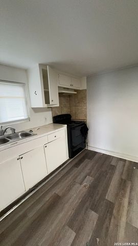 1311 Kayton UNIT 1, San Antonio, TX 78210