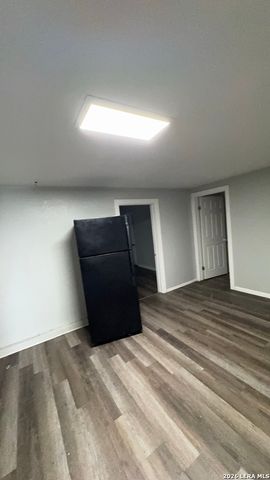 1311 Kayton UNIT 1, San Antonio, TX 78210
