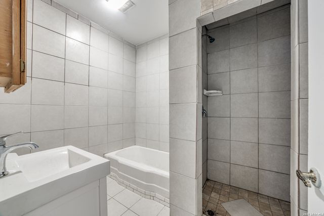 1311 Kayton UNIT 1, San Antonio, TX 78210
