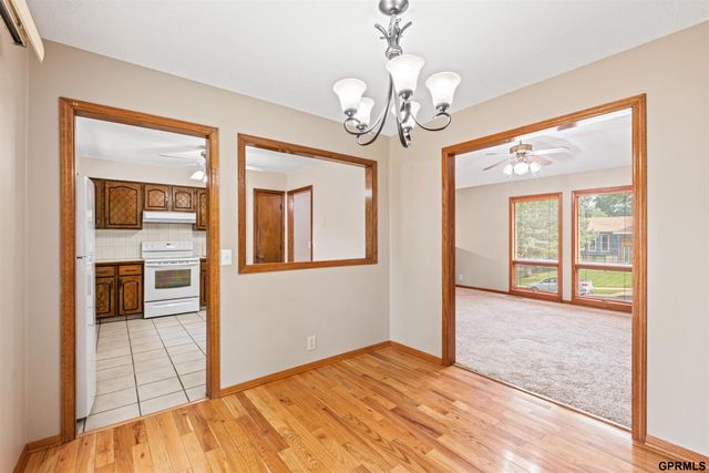 1106 Cimarron Street, Papillion, NE 68046
