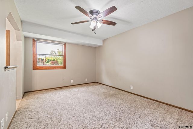 1106 Cimarron Street, Papillion, NE 68046