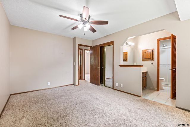 1106 Cimarron Street, Papillion, NE 68046