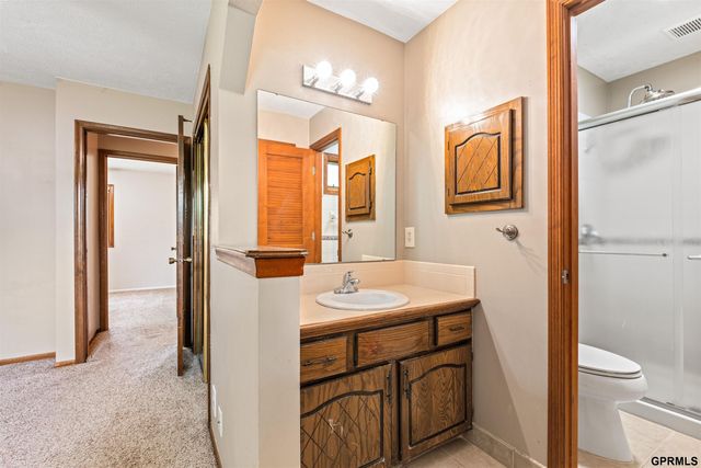1106 Cimarron Street, Papillion, NE 68046
