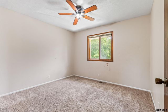 1106 Cimarron Street, Papillion, NE 68046
