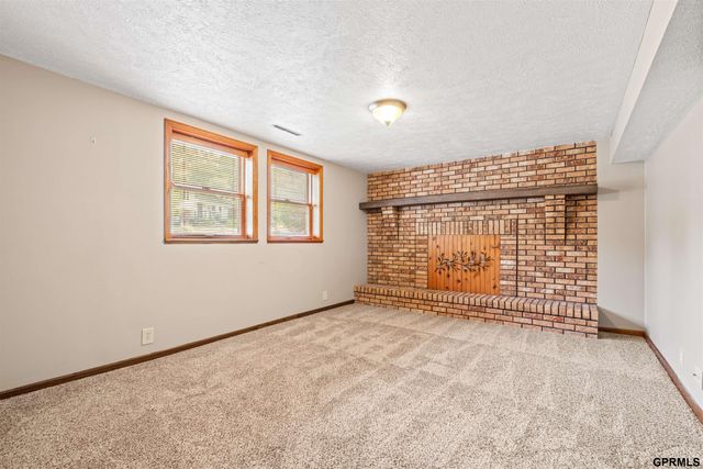 1106 Cimarron Street, Papillion, NE 68046