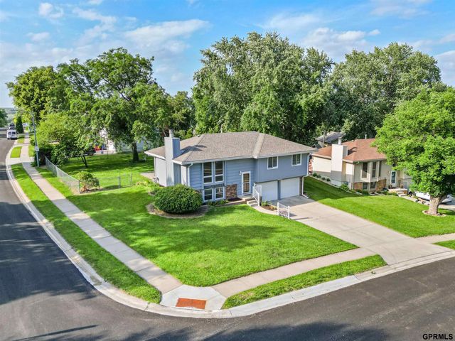 1106 Cimarron Street, Papillion, NE 68046