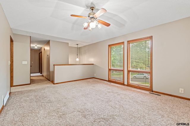 1106 Cimarron Street, Papillion, NE 68046