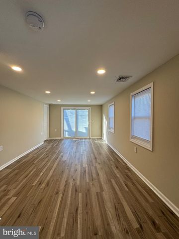 2389 WHITE OAK RD, Dover, DE 19901