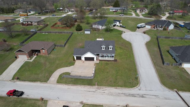 791 Tomahawk Court, Marshfield, MO 65706