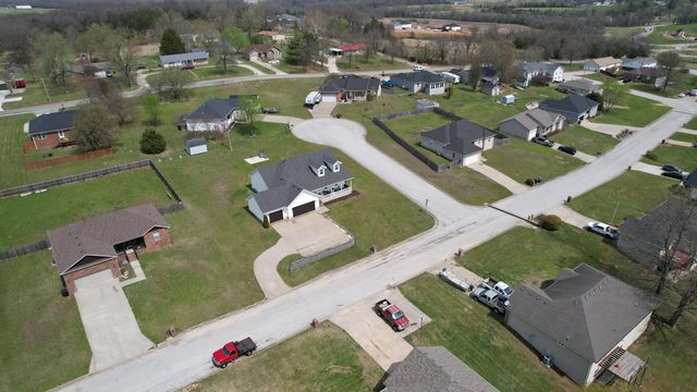 791 Tomahawk Court, Marshfield, MO 65706