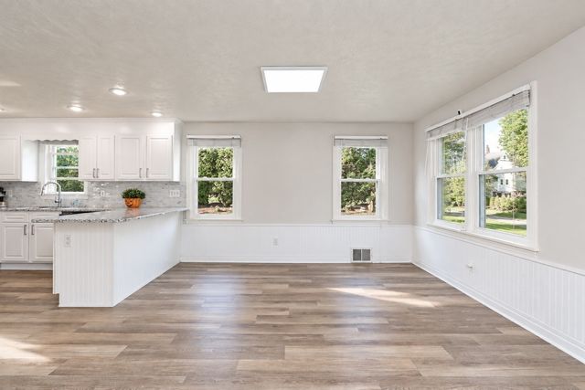176 Meadow St, Westfield, MA 01085