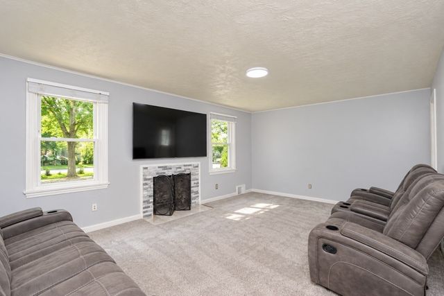 176 Meadow St, Westfield, MA 01085