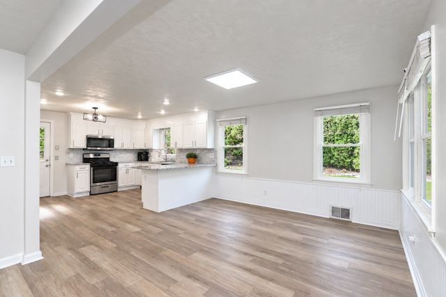 176 Meadow St, Westfield, MA 01085