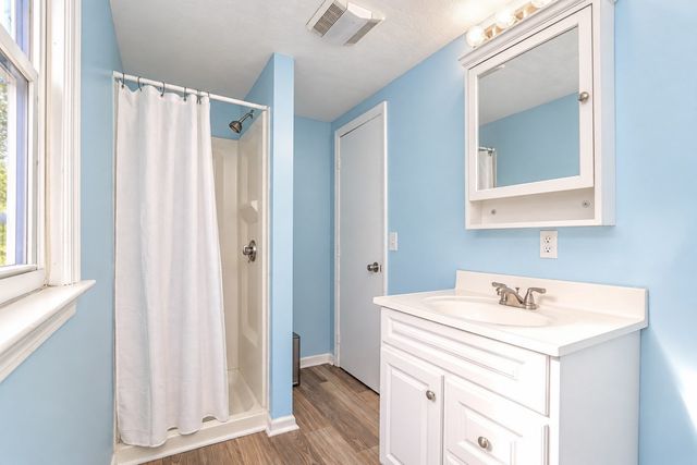 176 Meadow St, Westfield, MA 01085