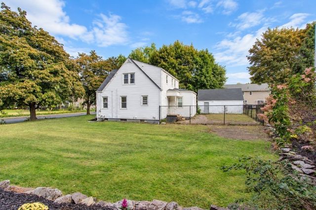 176 Meadow St, Westfield, MA 01085