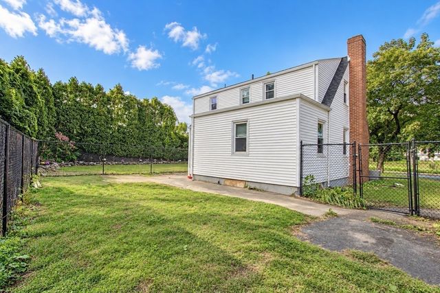 176 Meadow St, Westfield, MA 01085