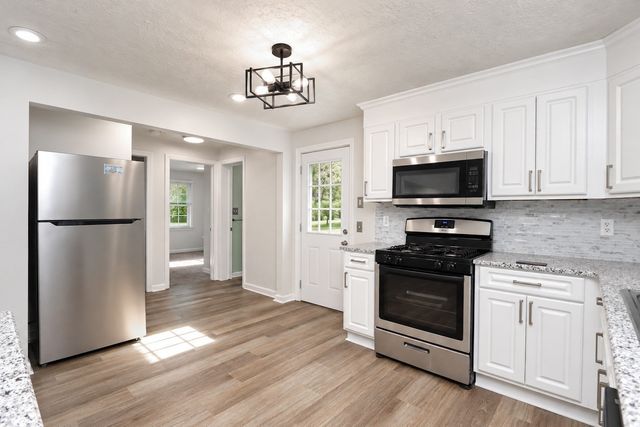 176 Meadow St, Westfield, MA 01085