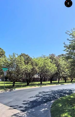 440 W Louella, Hurst, TX 76054