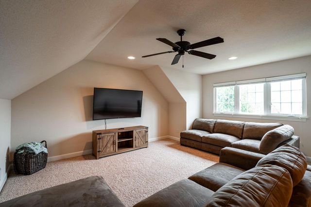 1032 Juniper LANE, Hartford, WI 53027