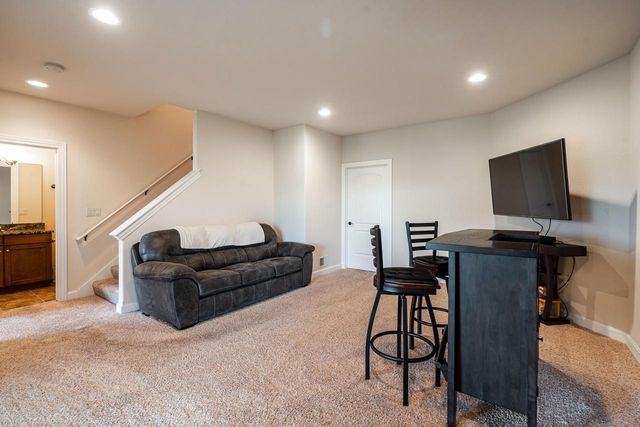 1032 Juniper LANE, Hartford, WI 53027
