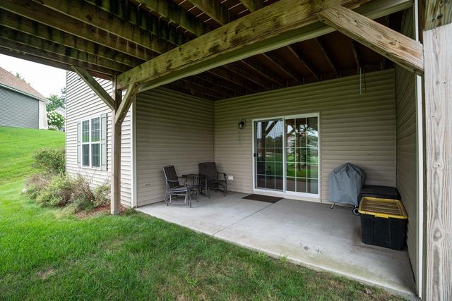 1032 Juniper LANE, Hartford, WI 53027