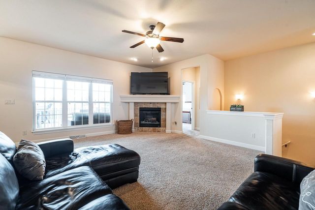 1032 Juniper LANE, Hartford, WI 53027