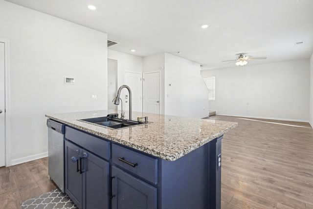 7354 Sunny Parks Dr, White House, TN 37188