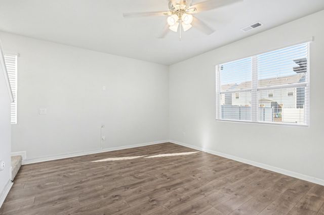 7354 Sunny Parks Dr, White House, TN 37188