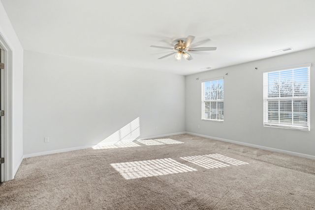 7354 Sunny Parks Dr, White House, TN 37188