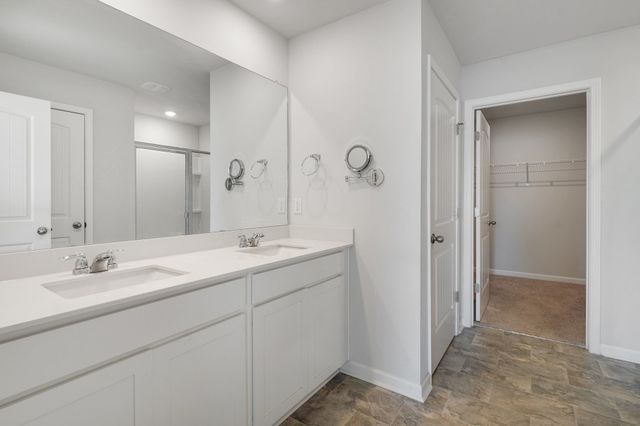 7354 Sunny Parks Dr, White House, TN 37188