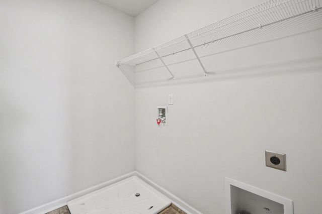 7354 Sunny Parks Dr, White House, TN 37188