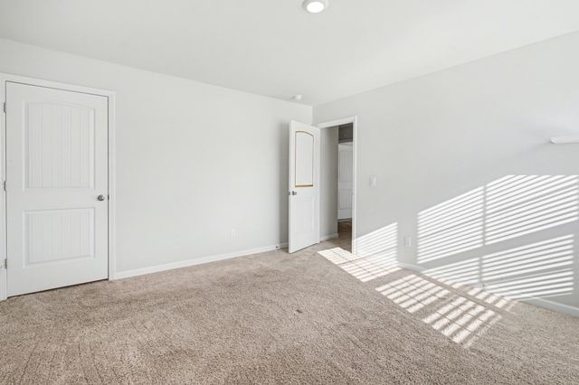 7354 Sunny Parks Dr, White House, TN 37188