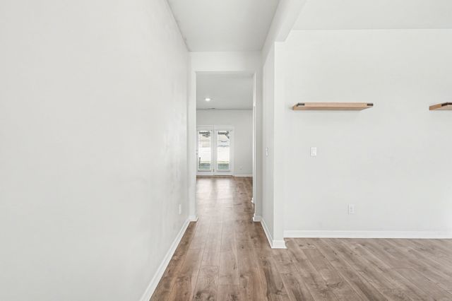 7354 Sunny Parks Dr, White House, TN 37188