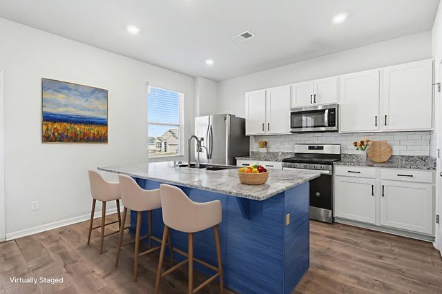 7354 Sunny Parks Dr, White House, TN 37188