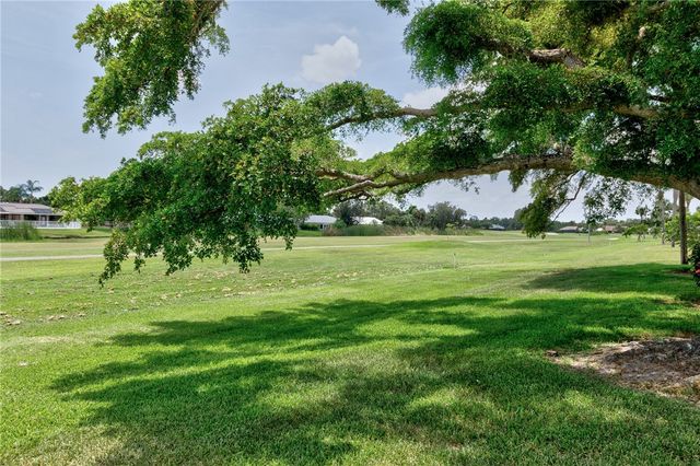 32 Pine Arbor Lane 205, Vero Beach, FL 32962