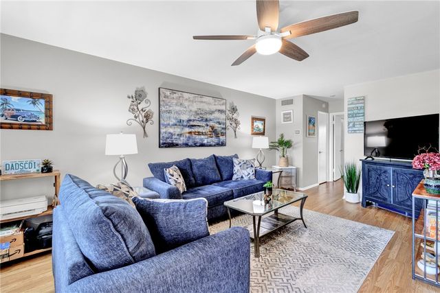 32 Pine Arbor Lane 205, Vero Beach, FL 32962