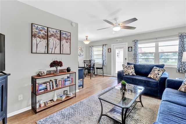 32 Pine Arbor Lane 205, Vero Beach, FL 32962