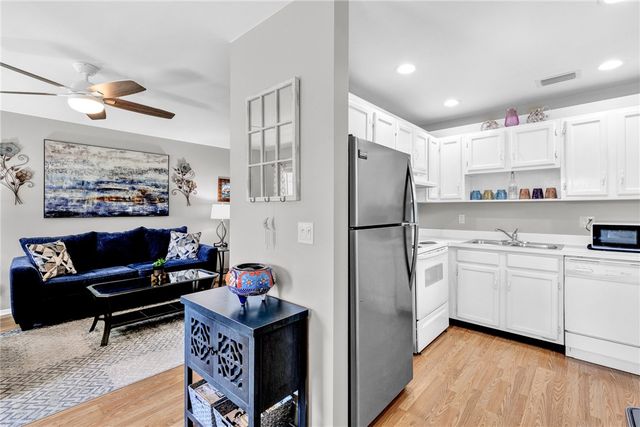 32 Pine Arbor Lane 205, Vero Beach, FL 32962