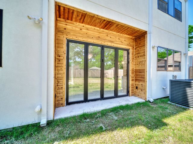 1943 Mcbroom Street, Dallas, TX 75212