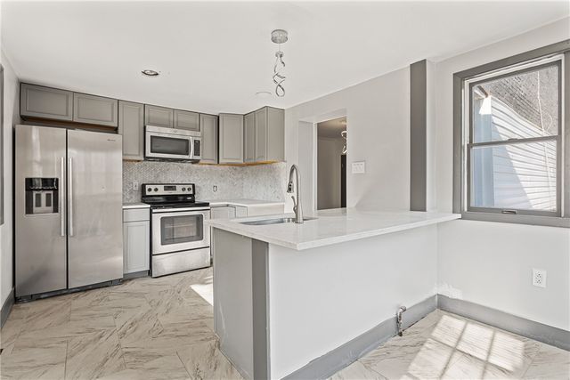 7818 Saint Lawrence Ave, Swissvale, PA 15218